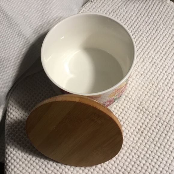 Gracie China By Coastline Imports ~ Floral Kitchen Canister With Wooden Lid - Picture 4 of 9